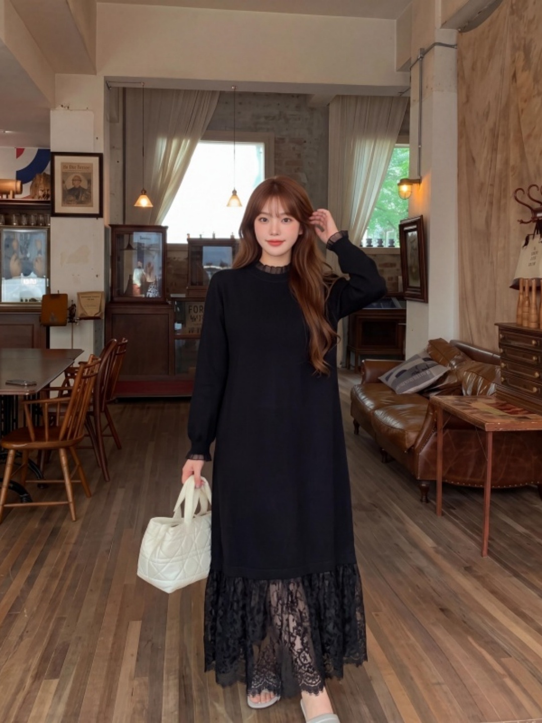 Women Fashion Over The Years - Sukienka z koronkowym wykończeniem, dzianinowa, o